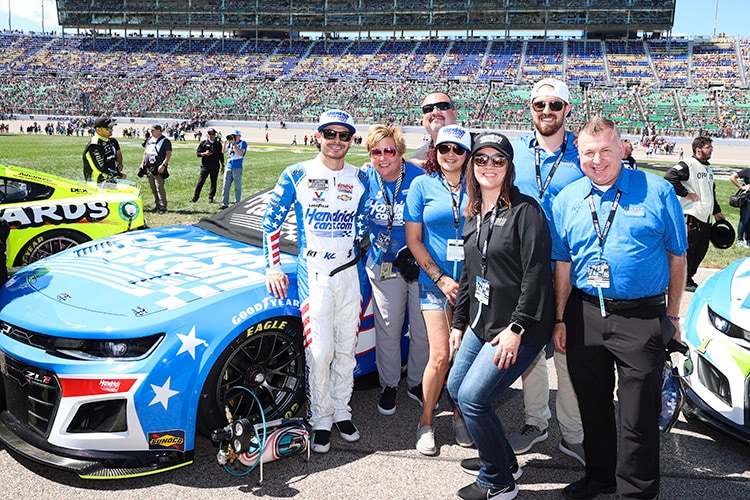 2022 Kyle Larson Kansas2.jpg