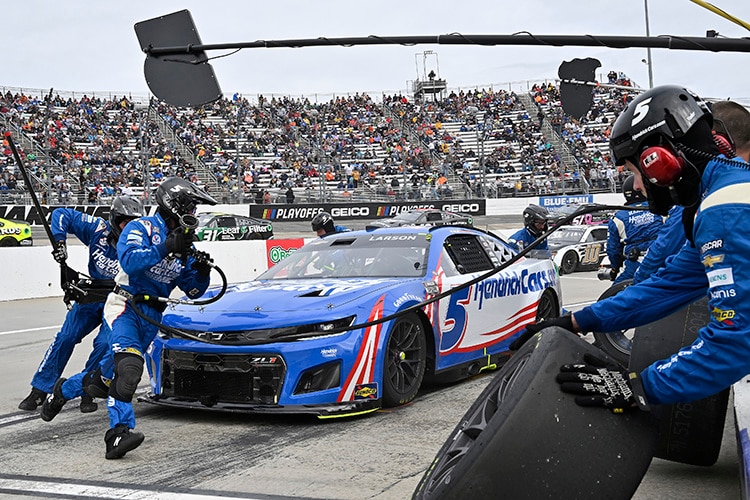 2022 Kyle Larson Martinsville 2 blog.jpg