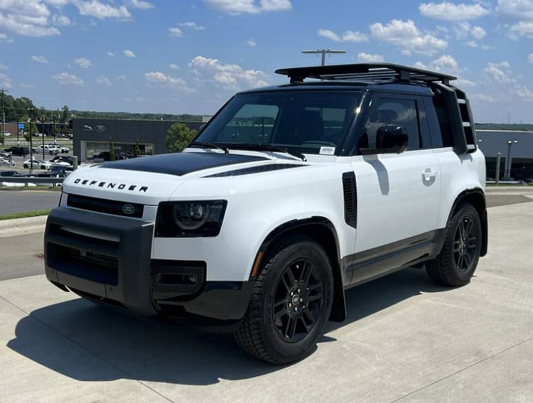 Land Rover collector Hendrick Cars.jpg